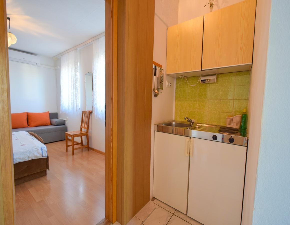 Apartment Toni Malinska Exterior photo